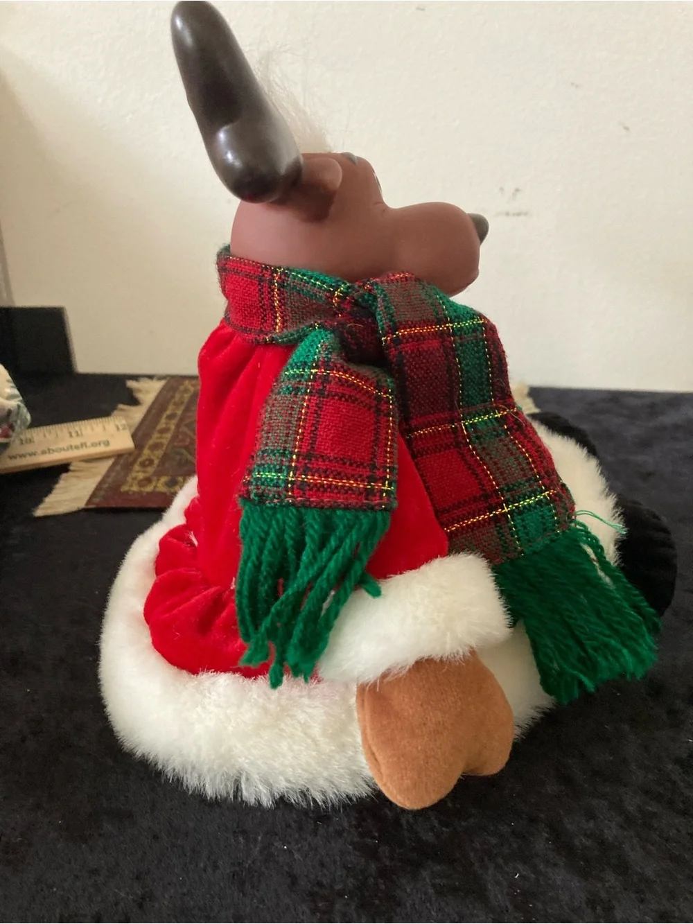 Dan Dee Animated Singing Dancing Christmas Reindeer Décor in Red Santa Plus 1999